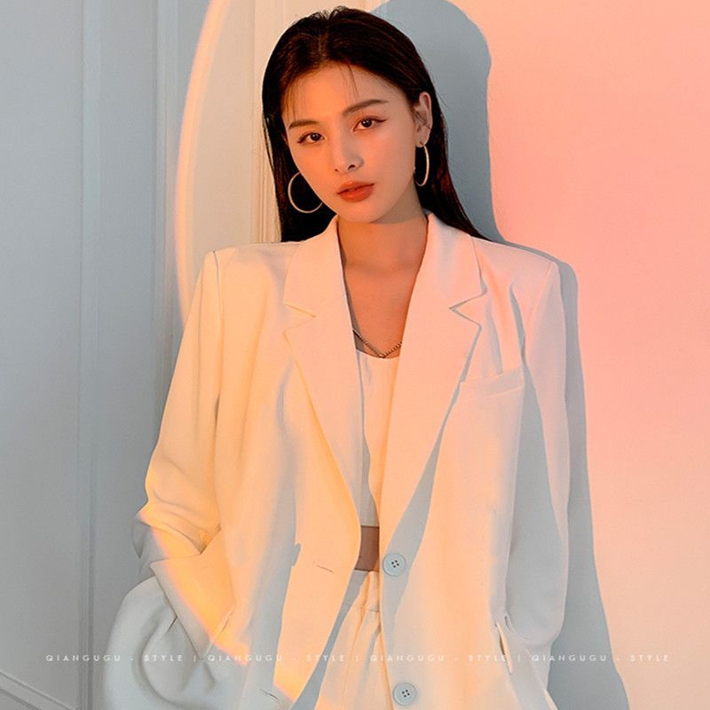 Spring Tops 2026 Internet Celebrity Trendy White Blazer High-End Design New Black Niche Jacket for Women