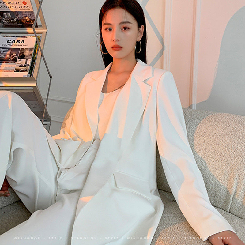 Spring Tops 2026 Internet Celebrity Trendy White Blazer High-End Design New Black Niche Jacket for Women