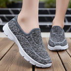 Women's Summer New Shoes for Delivery: Old Beijing Cloth Shoes with Soft Soles for Walking, Unisex Slip-On Casual Shoes for Elderly