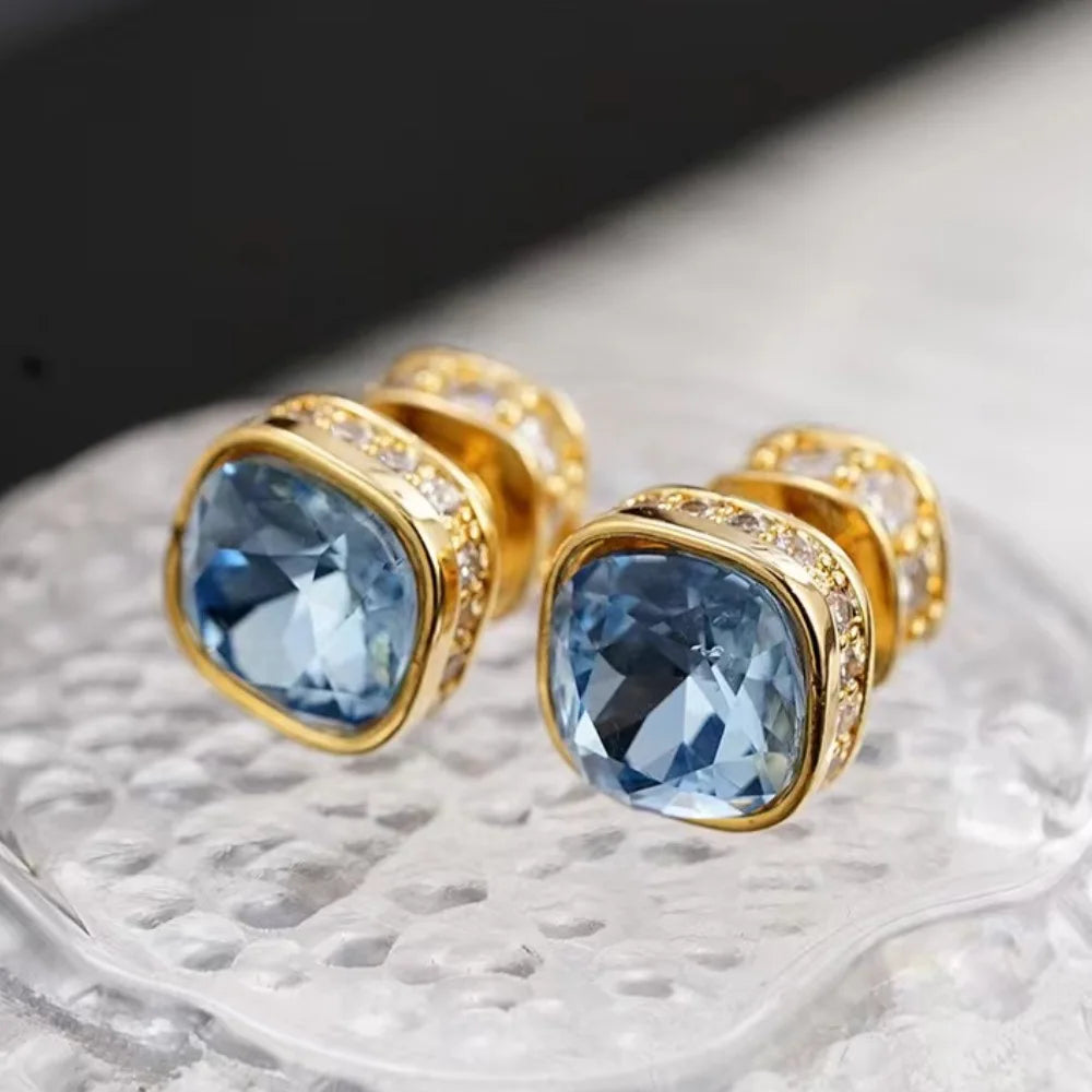 Fashionable Zircon Earrings, Small and Cute Women's Jewelry, Anti Allergic Material, Suitable for Women's Daily Wear Earrings.