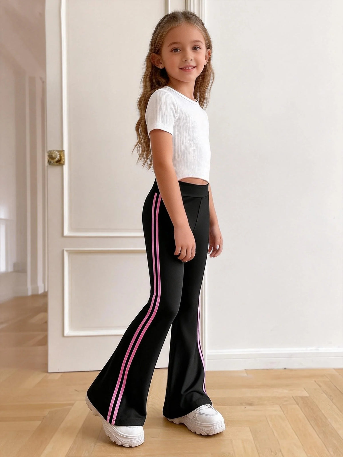 Girls' Casual Pants, Versatile Bell-Bottom Trousers for All Seasons, Soft and Comfortable Fabric, Stylish Design with Side Stripes, Suitable for Girls Aged 4-12, Perfect for Home and Outdoor Wear