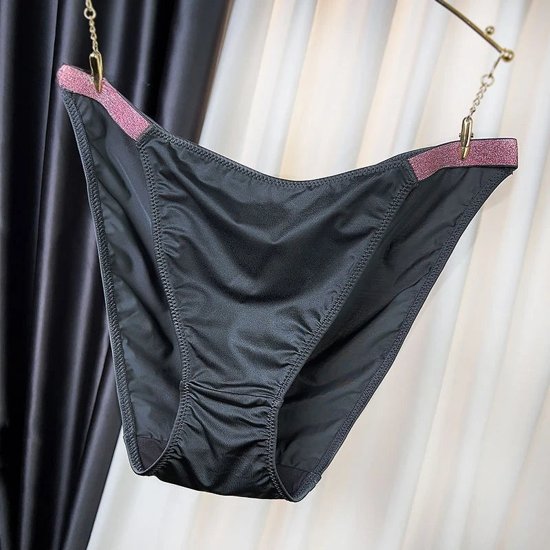 Plus-size Sexy Light Luxury Soft Smooth Underwear That Covers Hips Mid-waisted Triangle Pants Women's Cotton Crotch Breathable