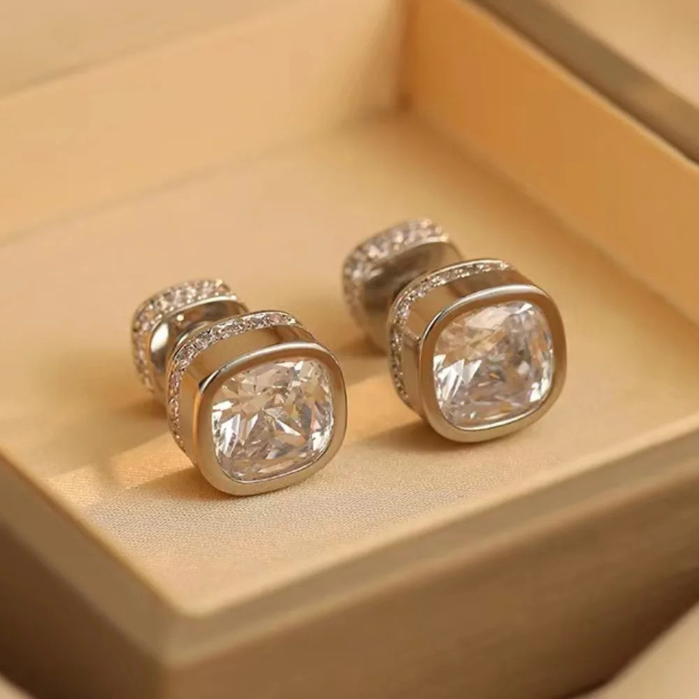 Fashionable Zircon Earrings, Small and Cute Women's Jewelry, Anti Allergic Material, Suitable for Women's Daily Wear Earrings.