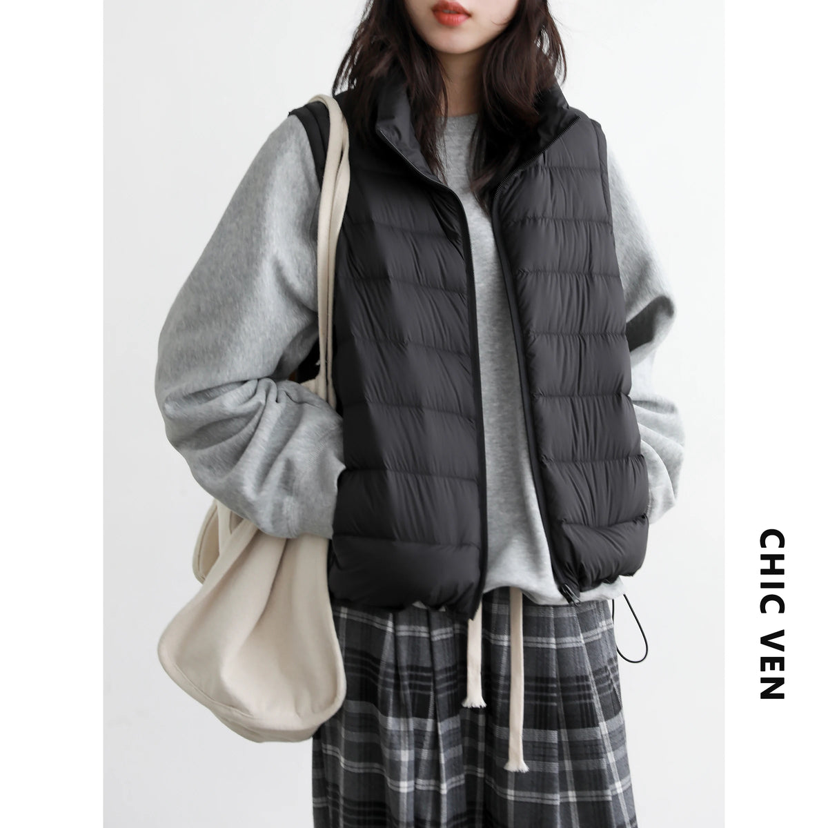 CHIC VEN New Women Down Coats Sleeveless Lightweight 90 White Duck Down Stand Up Collar Female Down Vest Autumn Winter 2026