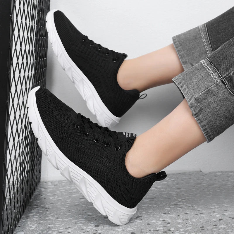 Flying Woven Upper Color Matching Light Casual Shoes