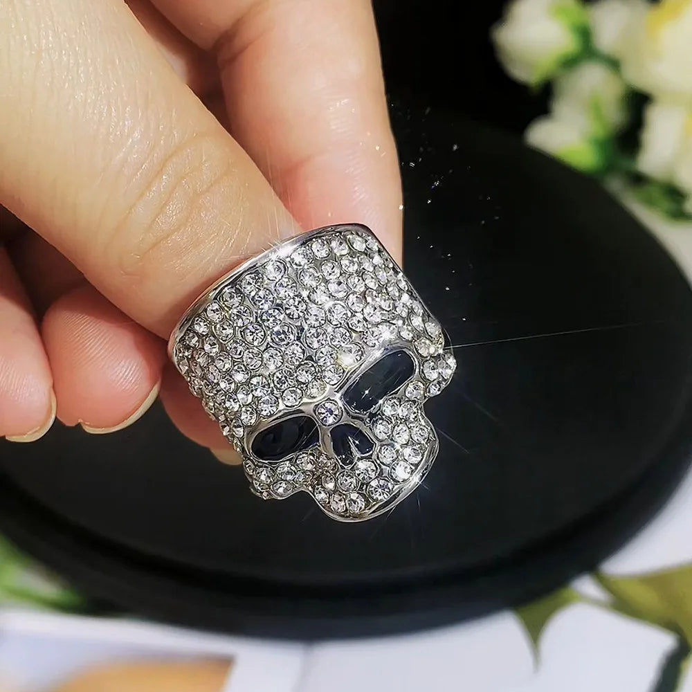 Fashion Punk Rhinestones Skull Rings Hiphop Glitter Silver Color Crystal Gothic Finger Ring for Women Men Party Jewelry Gift
