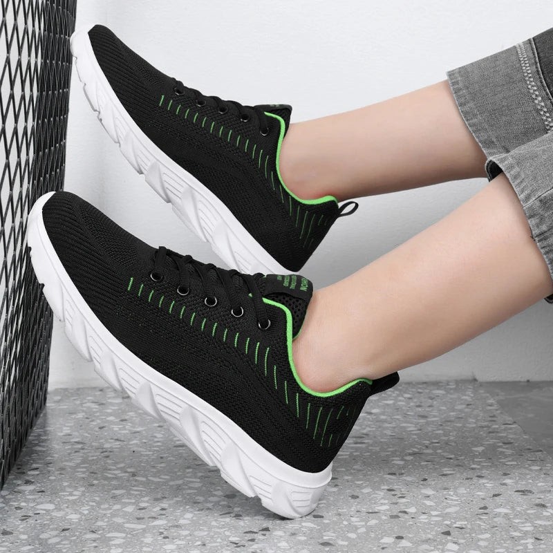 Flying Woven Upper Color Matching Light Casual Shoes