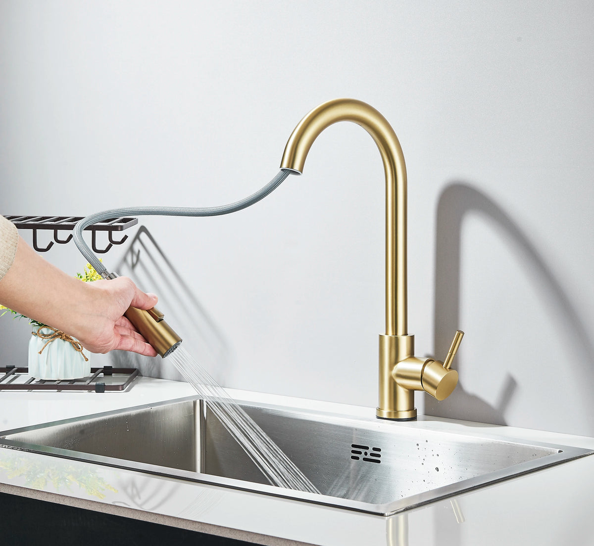 Pull Out Intelligent Touch Kitchen Sink Faucet With Hot And Cold Mixing Sink Faucet That Can Rotate 360 Degrees