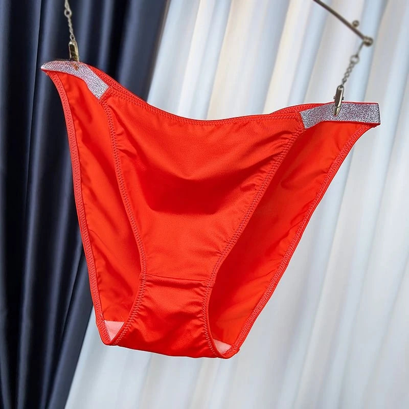 Plus-size Sexy Light Luxury Soft Smooth Underwear That Covers Hips Mid-waisted Triangle Pants Women's Cotton Crotch Breathable