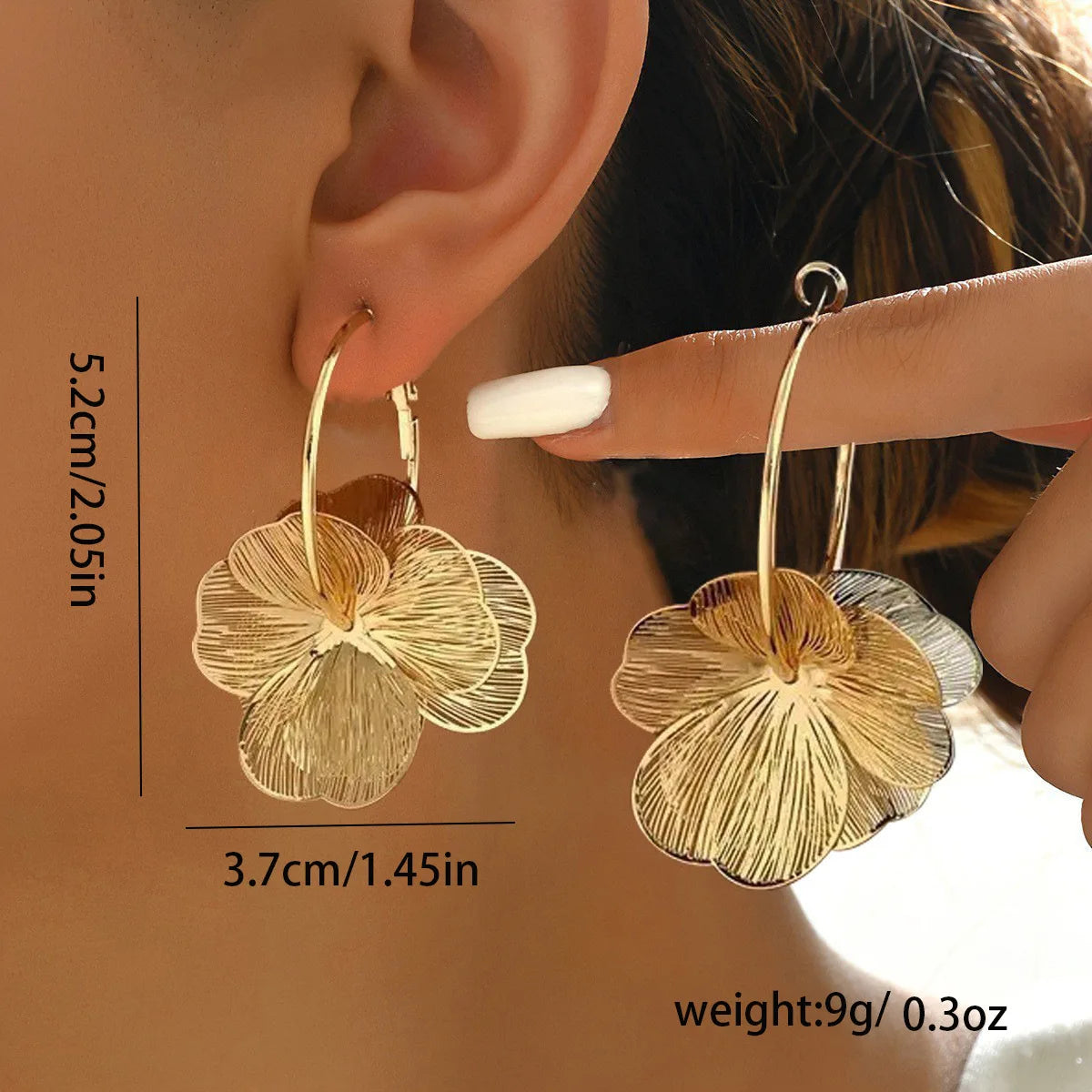 Exaggerate Gold Color Big Flower Hoop Earrings for Women Personality Fashion Ear Hook Metal Charm Jewelry Accessories Gifts