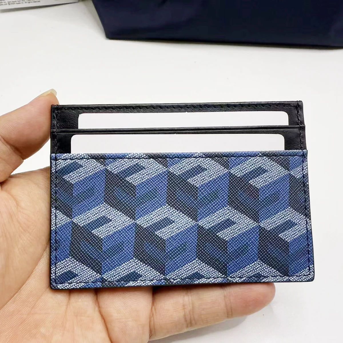 Classic Fashion Multi-Functional Small Leather Card Holder Wallet Document Protection Clip-On Geometry Pattern Design