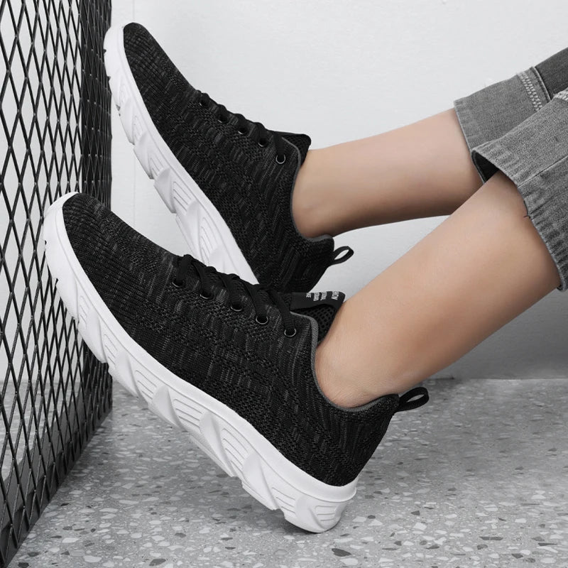 Flying Woven Upper Color Matching Light Casual Shoes